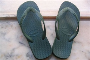 These flipflops are made for walking