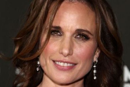 Andie MacDowell hält sich mit Yoga jung