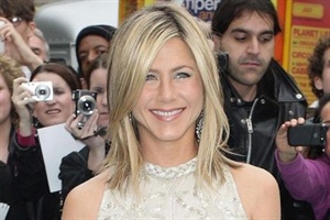 Jennifer Aniston will Mode-mutiger werden