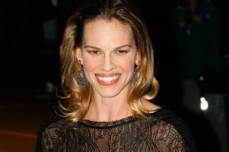 Hilary Swank verklagt Heimunterhaltungsfirma