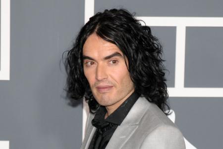 Russell Brand verlangt Ritterschlag