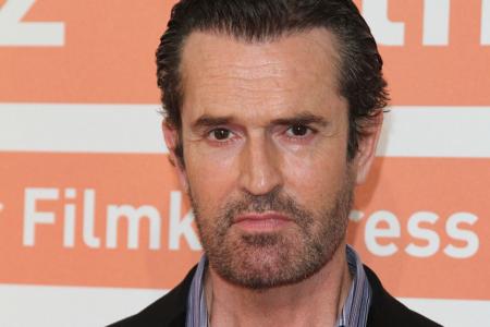 Rupert Everett findet schwule Eltern schlimm