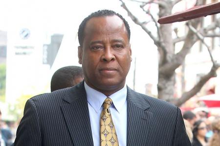 Dr. Conrad Murray schreibt Buch über Michael Jackson