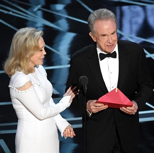 Warren Beatty and Faye Dunaway